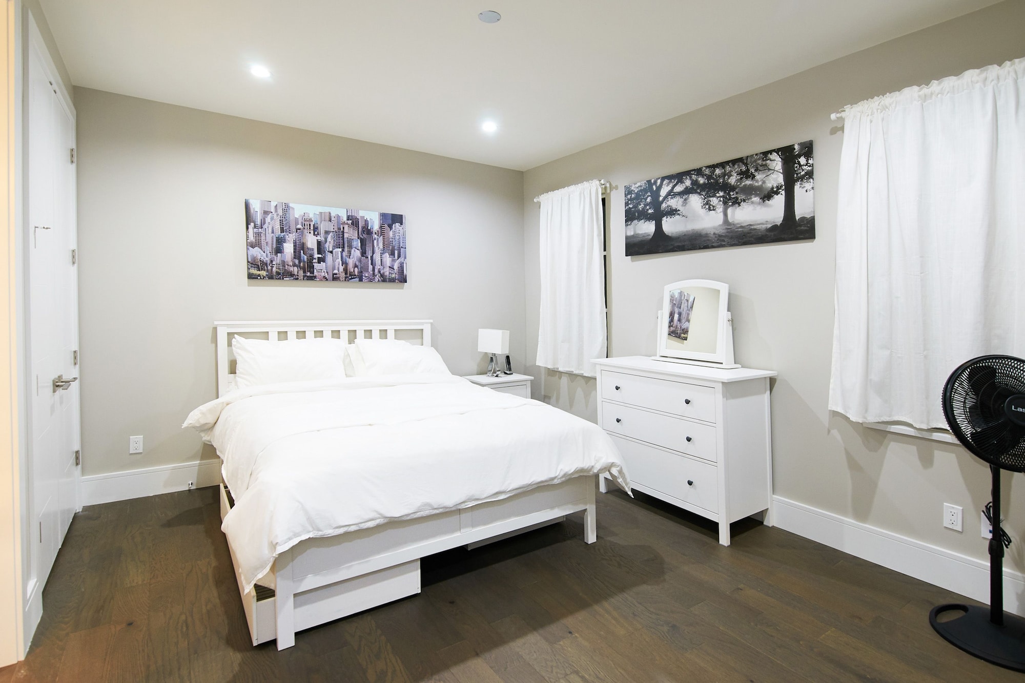 4 Bedrooms, Family, House, 4 Queen Beds, Mountain View، The Chateau 4/8