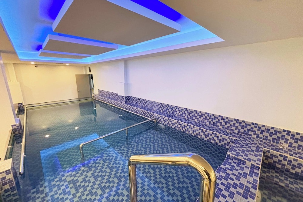 Tiara Oriental Hotel 23/50