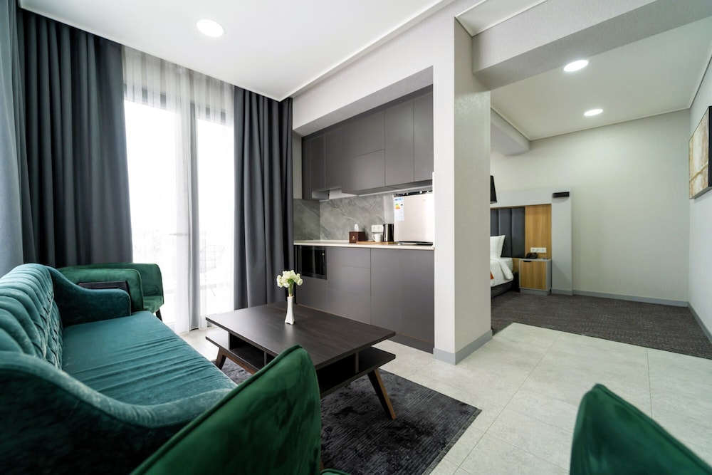 Nuovo Boutique Hotel 63/80