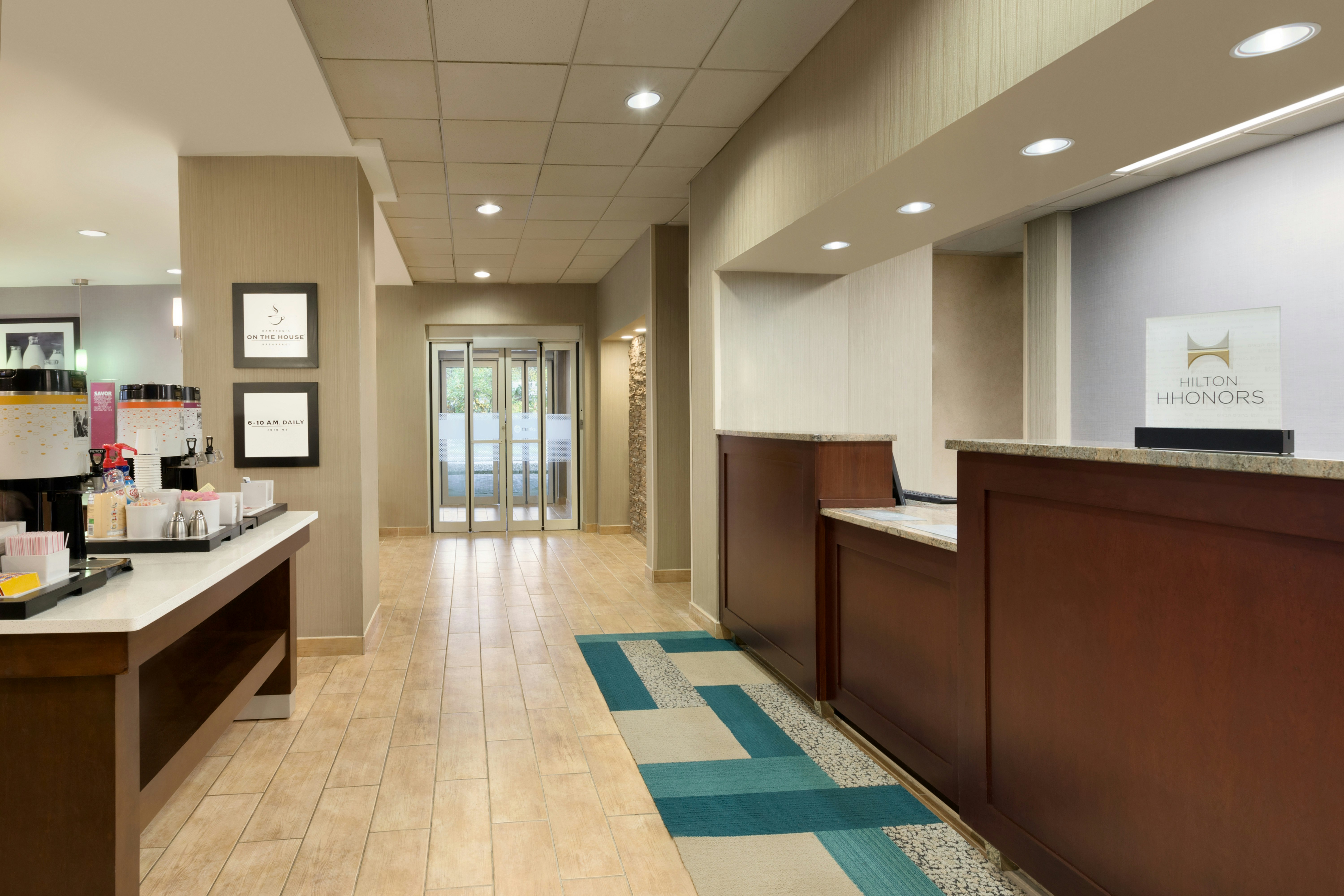Lobby at Hampton Inn Denville/Rockaway/Parsippany, DENVILLE - NJ