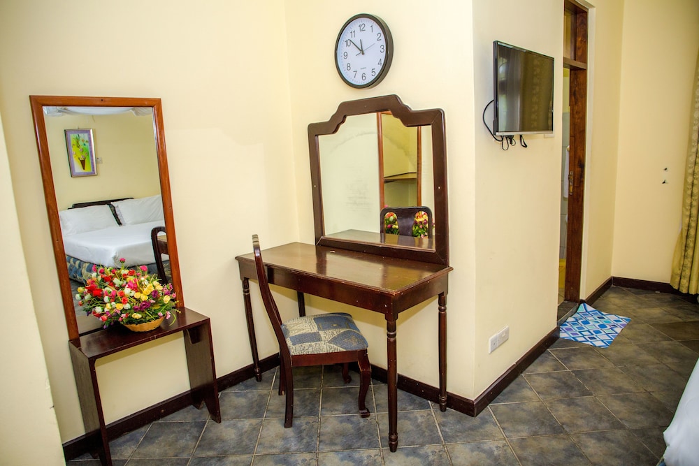 Saadani Tourist Center - Hostel 7/23
