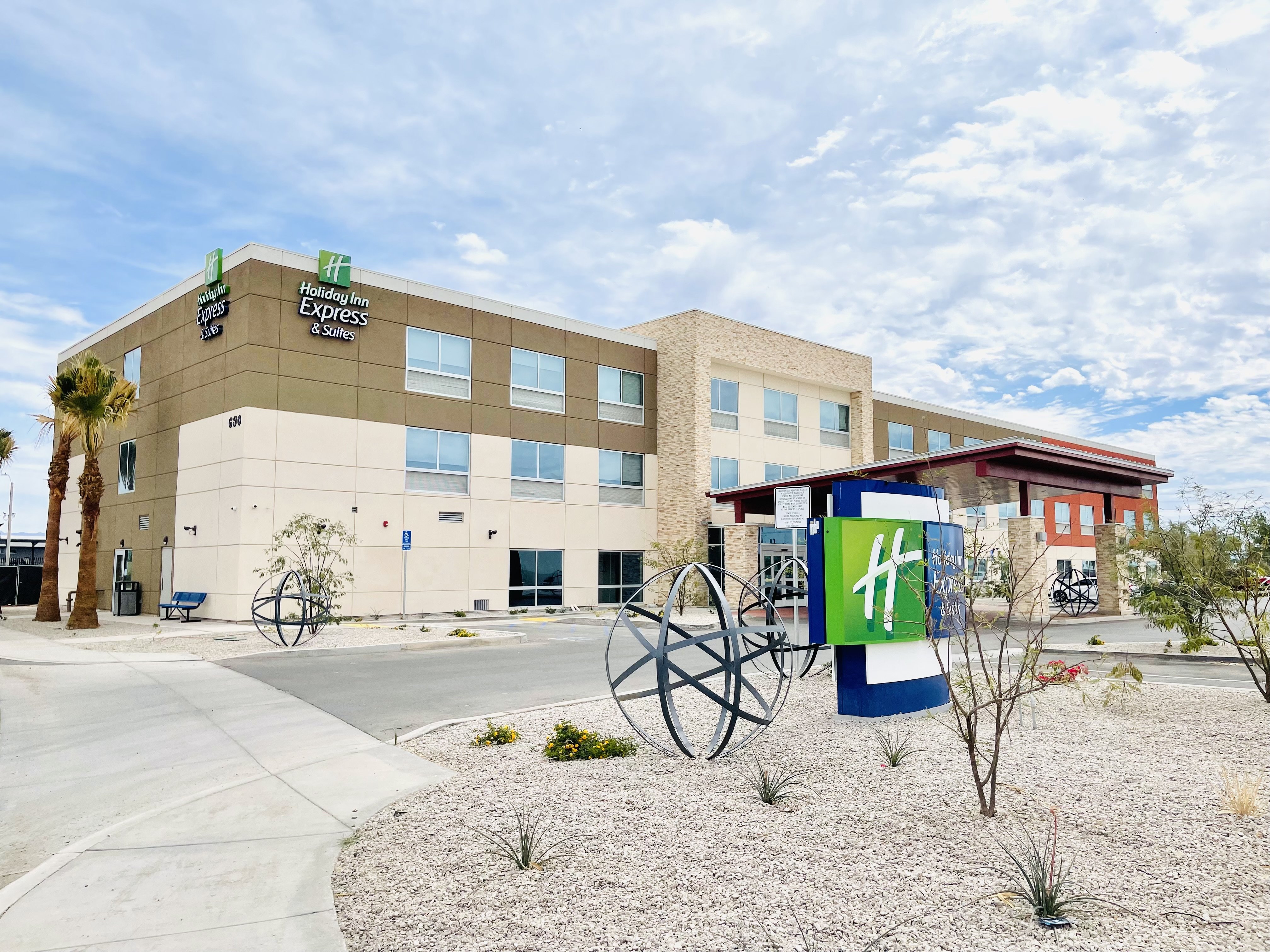 Holiday Inn Express and Suites Blythe 41/43
