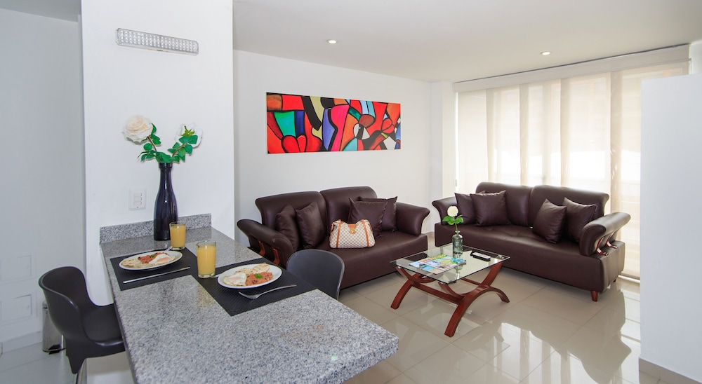 122 Plaza Apartahotel 30/56