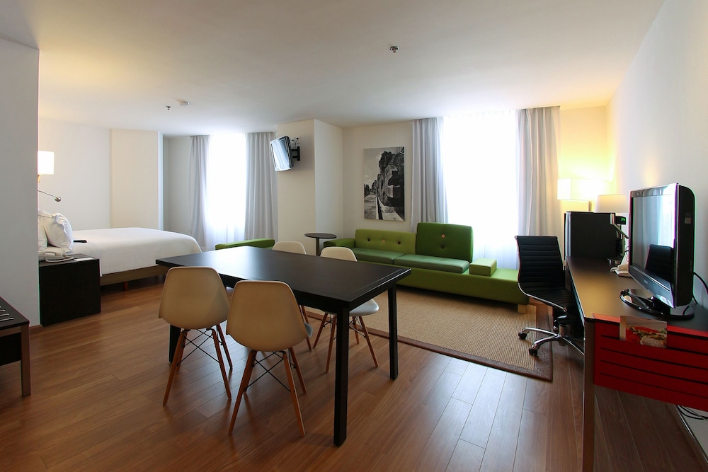 Fiesta Inn Express Naucalpan 57/77