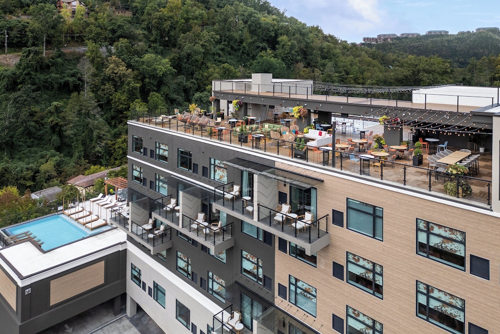 Hotel Indigo Gatlinburg Downtown by IHG 1/50