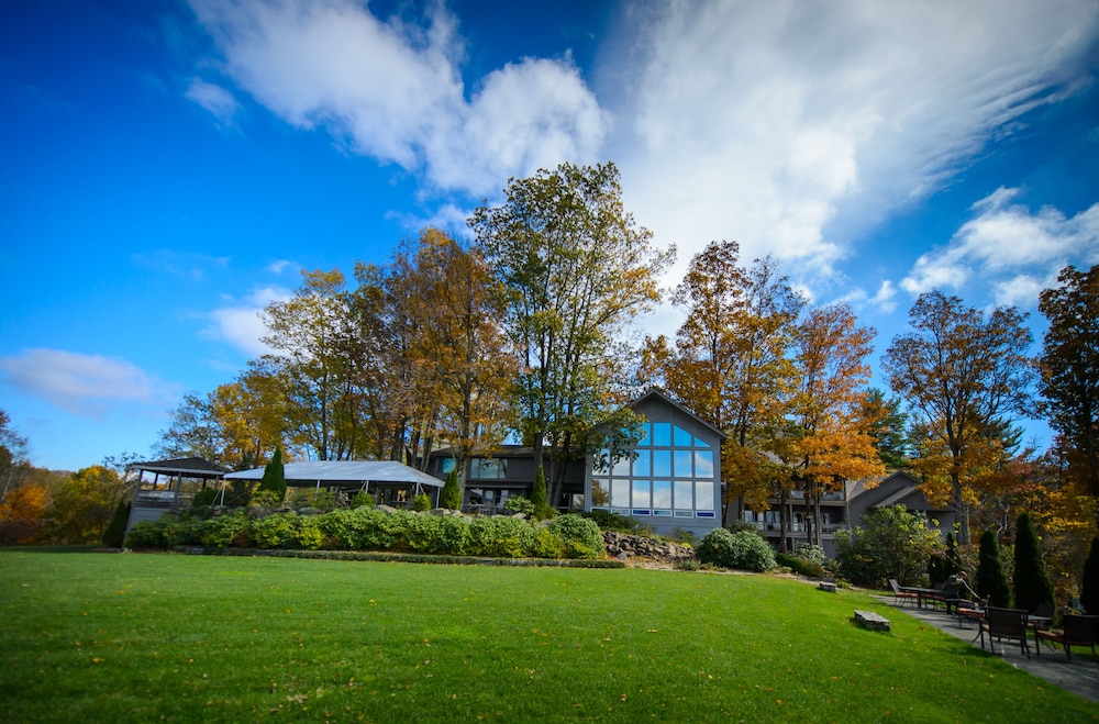 The Inn at Crestwood 30/65