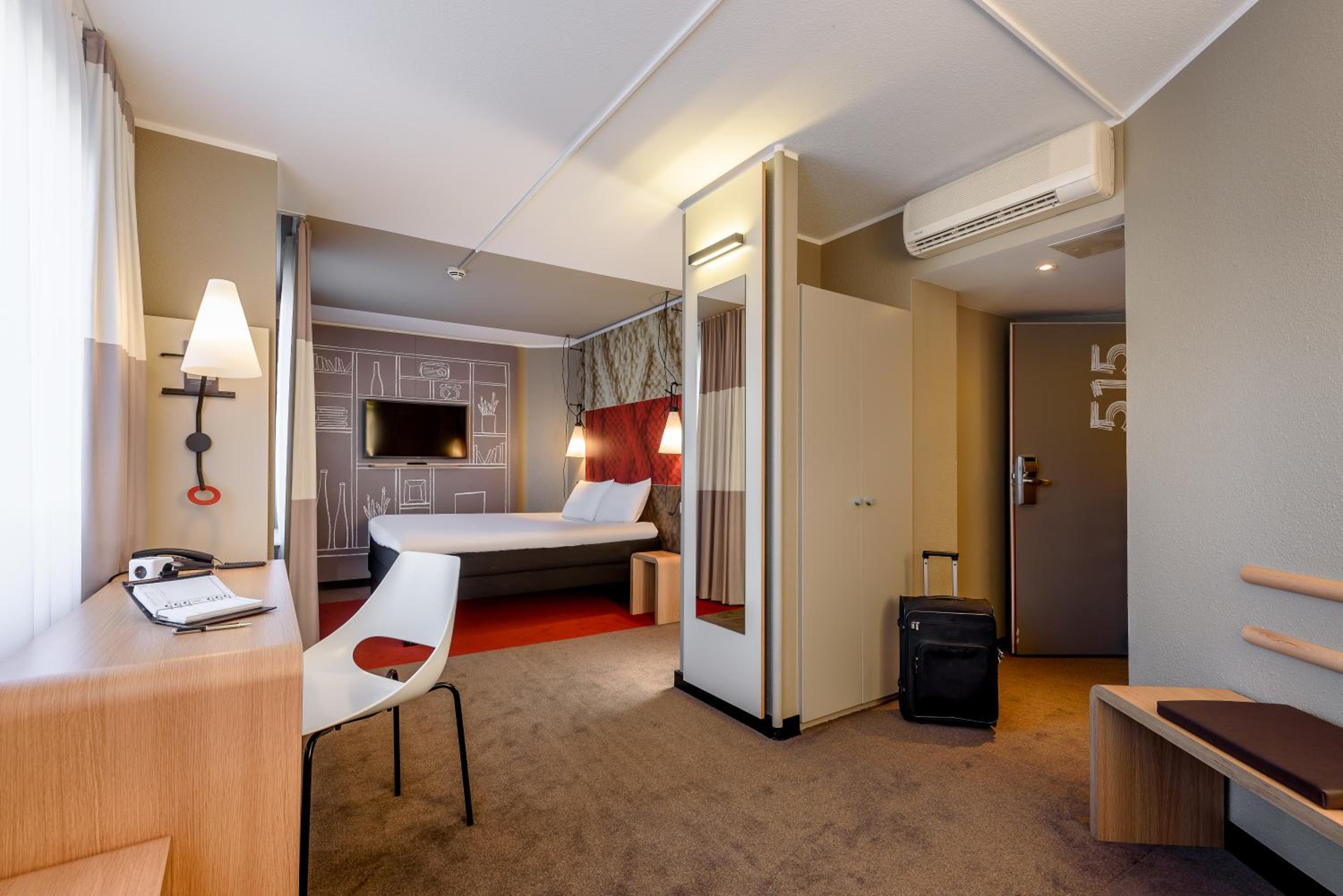 Superior, Double Bed, Riverside, Sofa، Ibis Frankfurt Centrum 6/9