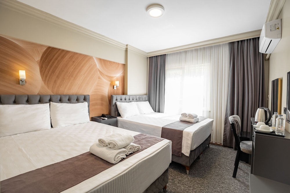 Loyal City Hotel 26/63