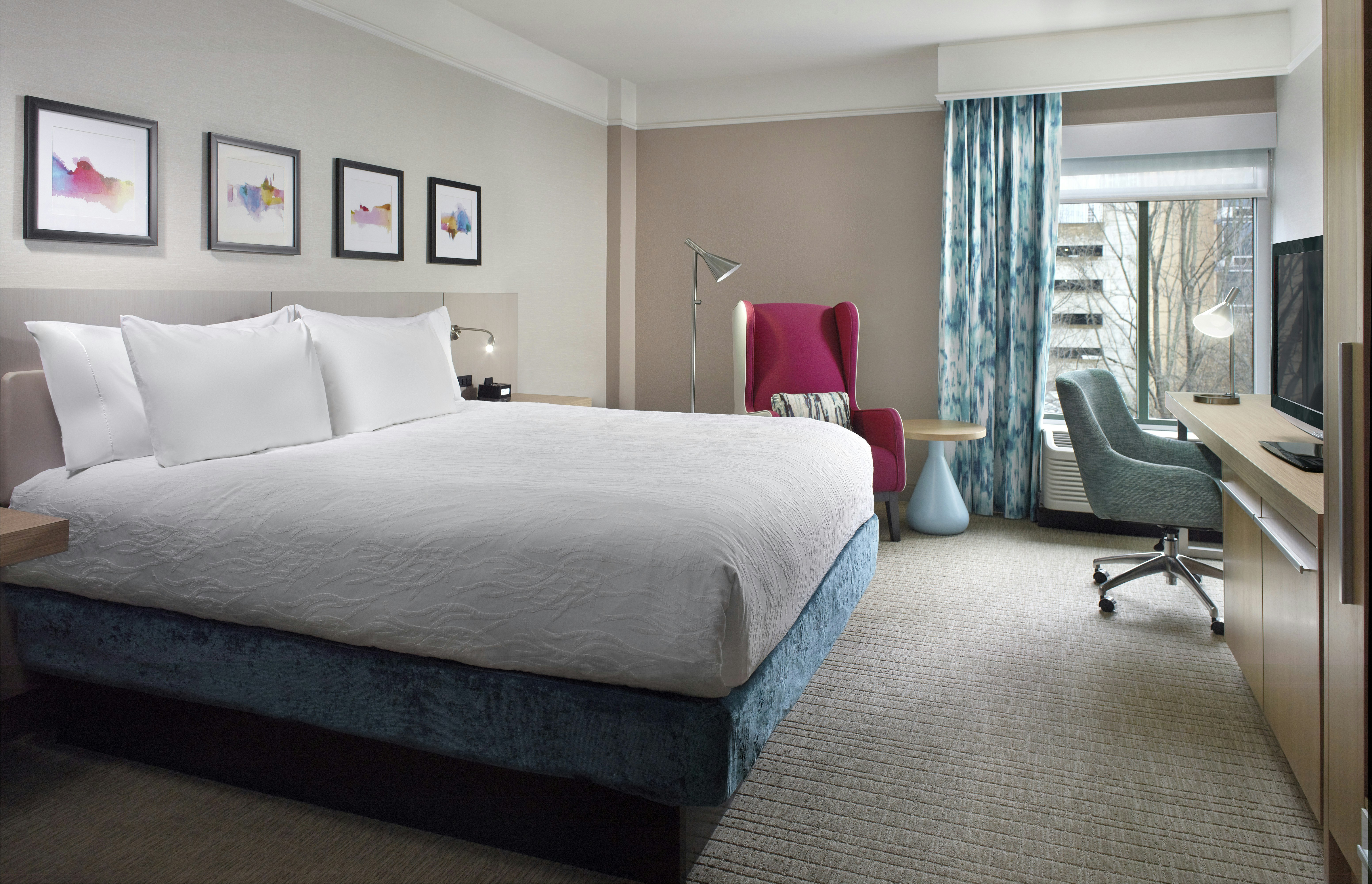 ROOM, KING BED