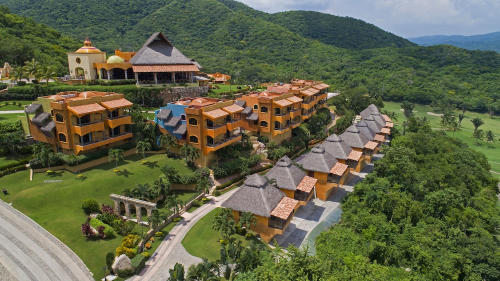 El Corazon Resort 37/48