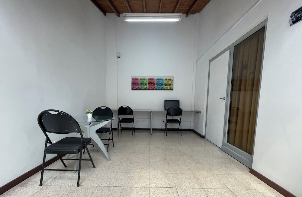 Hostal Lleras Calle 8 40/49
