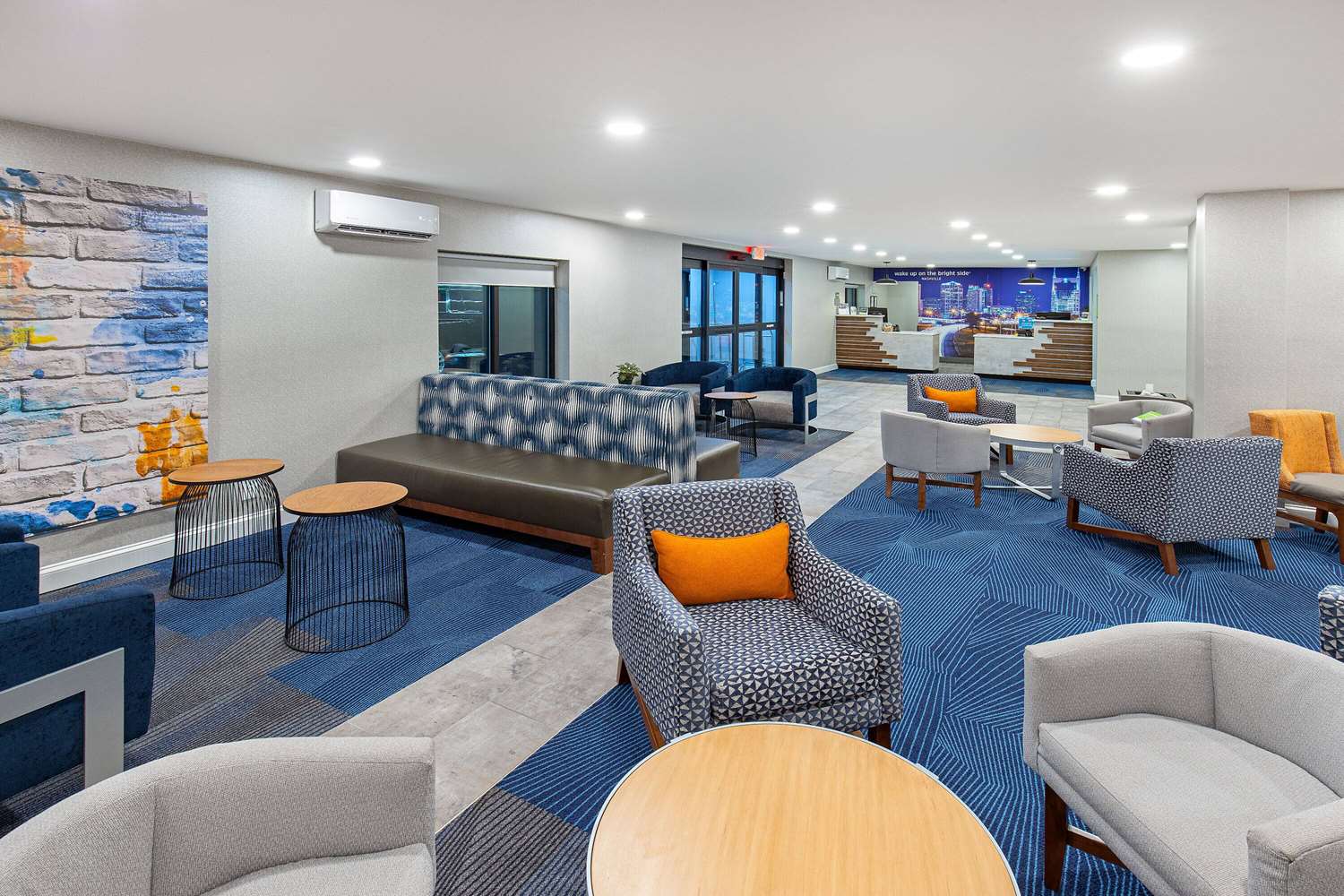 La Quinta Inn & Suites by Wyndham Nashville Airport 38/63