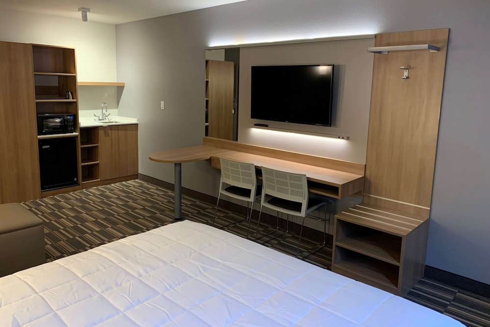 Microtel Inn and Suites by Wyndham Georgetown Lake 11/55