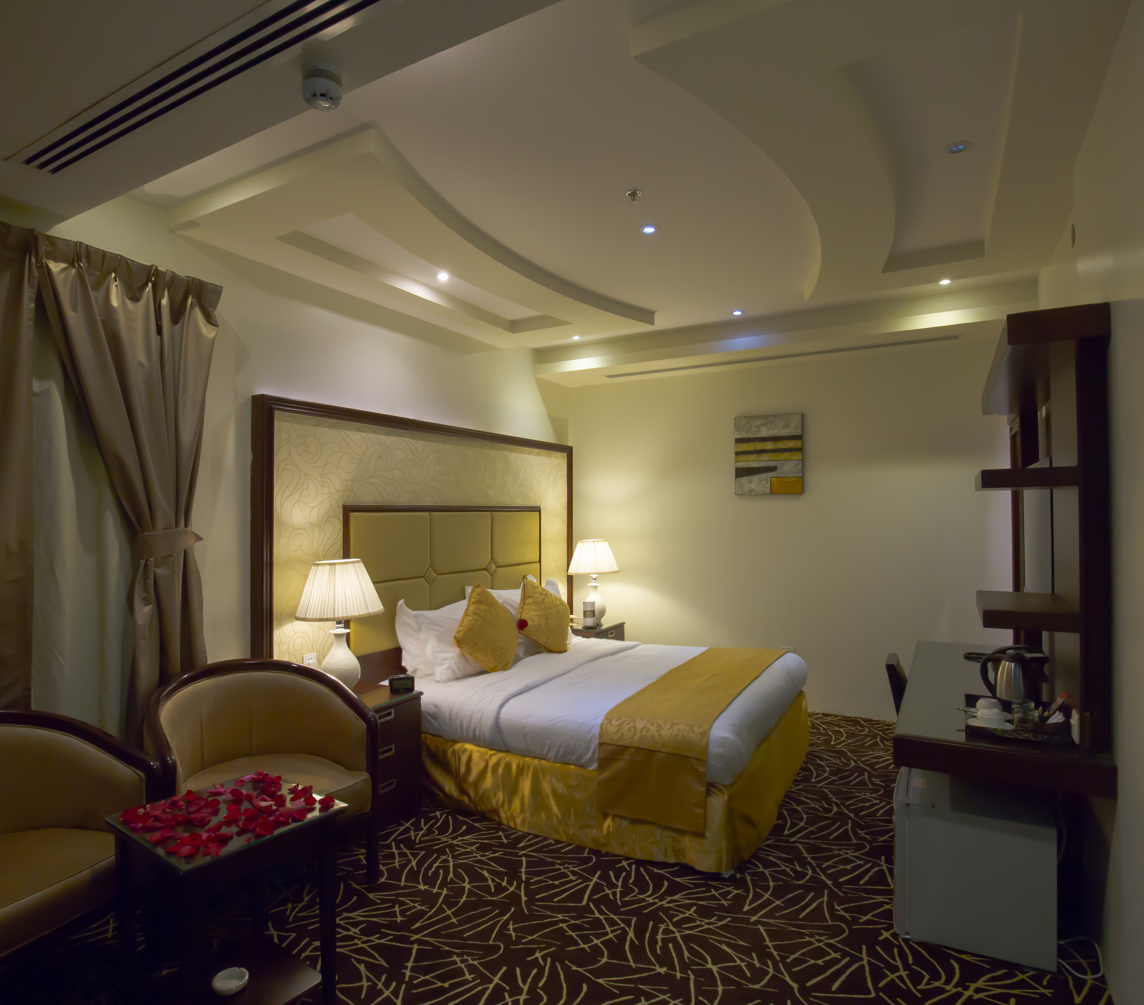 ROOM, DOUBLE BED