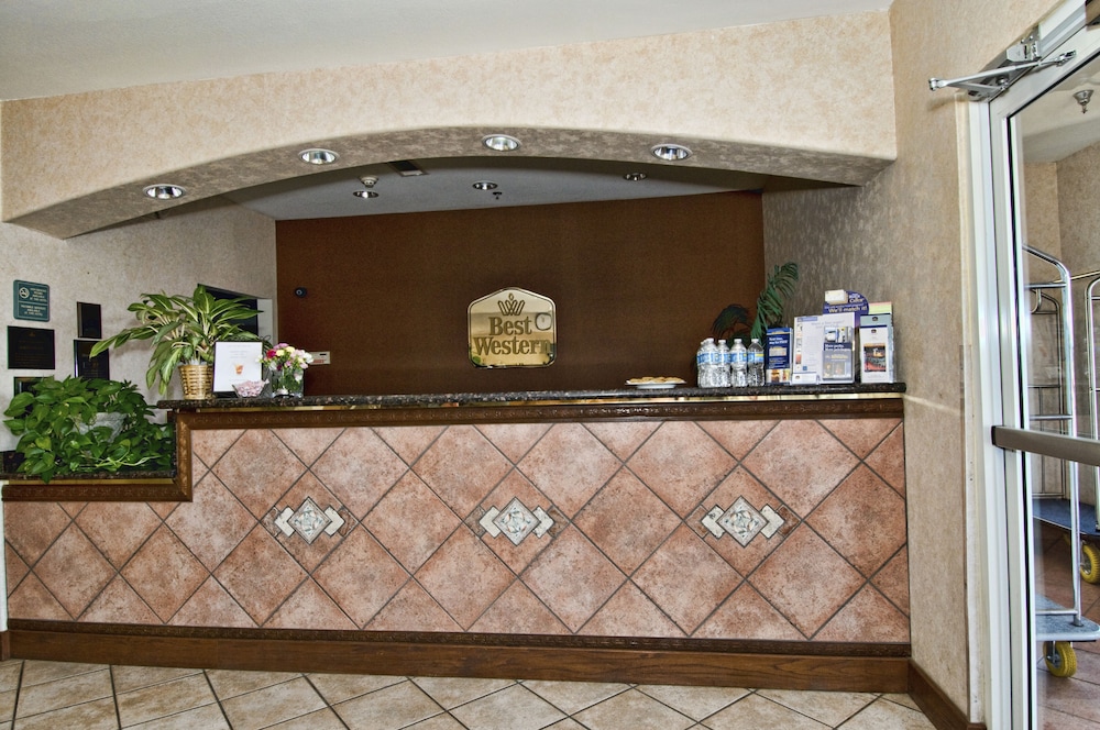 Best Western Club House Inn & Suites 9/34
