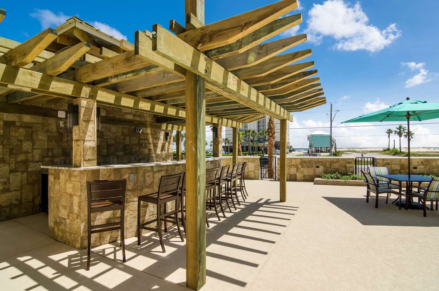 Comfort Inn and Suites Gulf Shores East Beach Near Gulf State Park 40/41