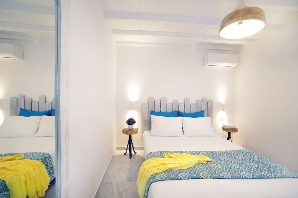 Mykonos Town Suites 10/46