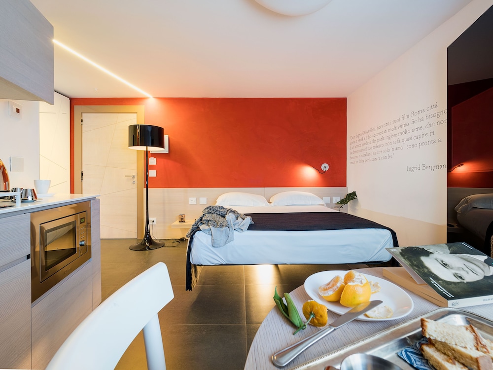 DUOMO SUITES & SPA 30/50