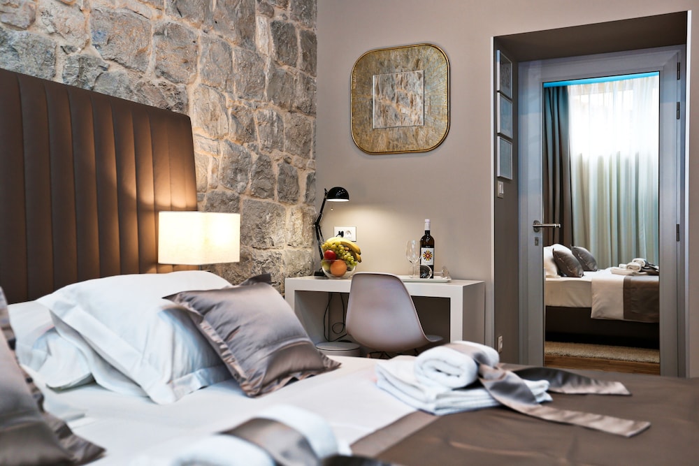 Riva Luxury Rooms 45/79