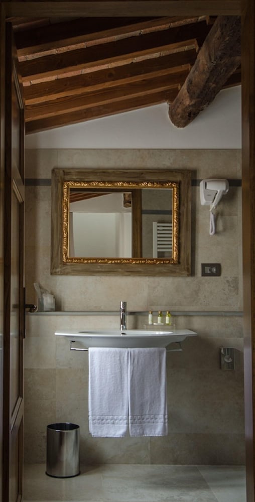 Relais Corte Rodeschi 48/50