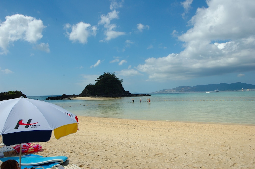OKINAWA KARIYUSHI LCH.RESORT on The Beach 36/50