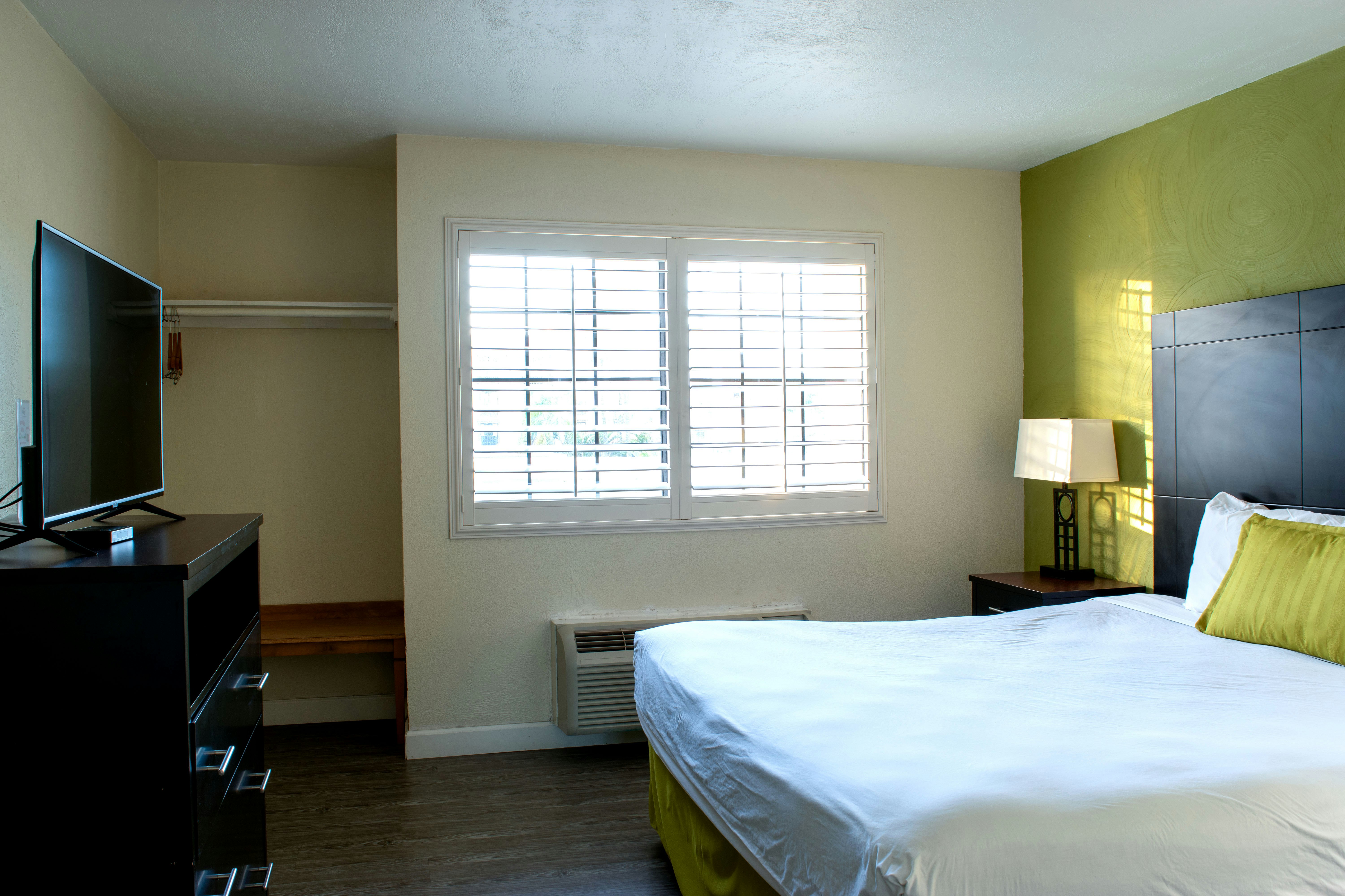 Old Town Western Inn & Suites 32/71