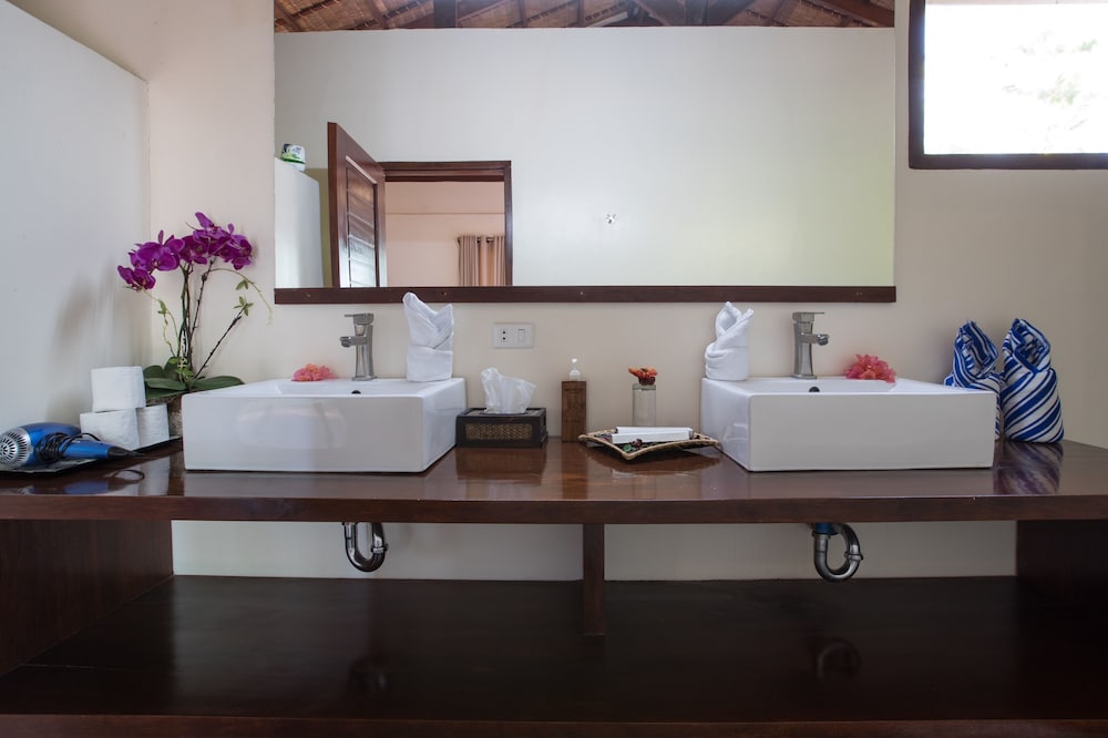 Last Frontier Beach Resort - Adults Only 17/68