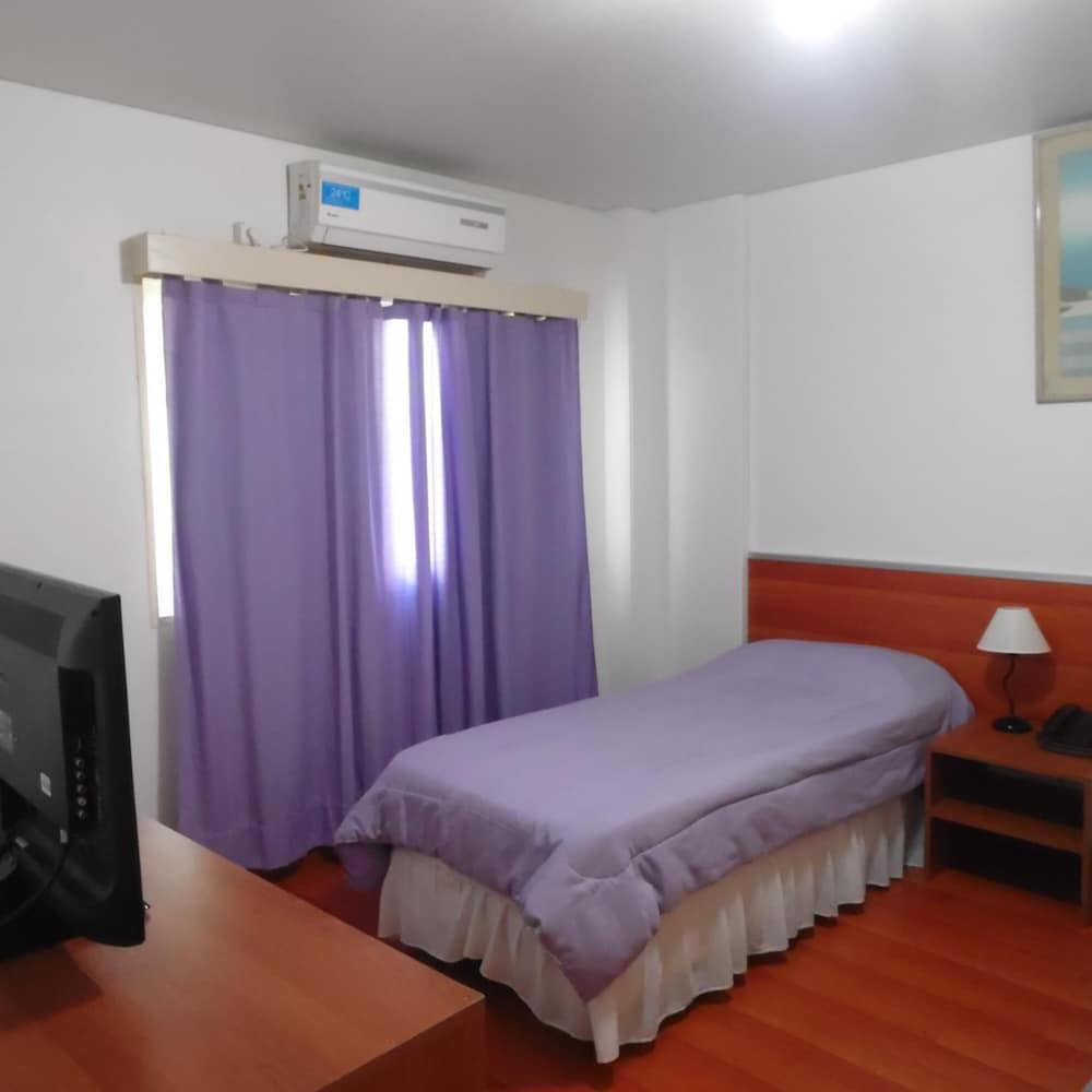 ROOM, DOUBLE BED