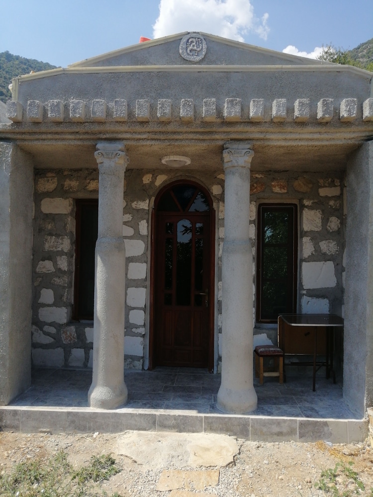 Heredot's House 5/50