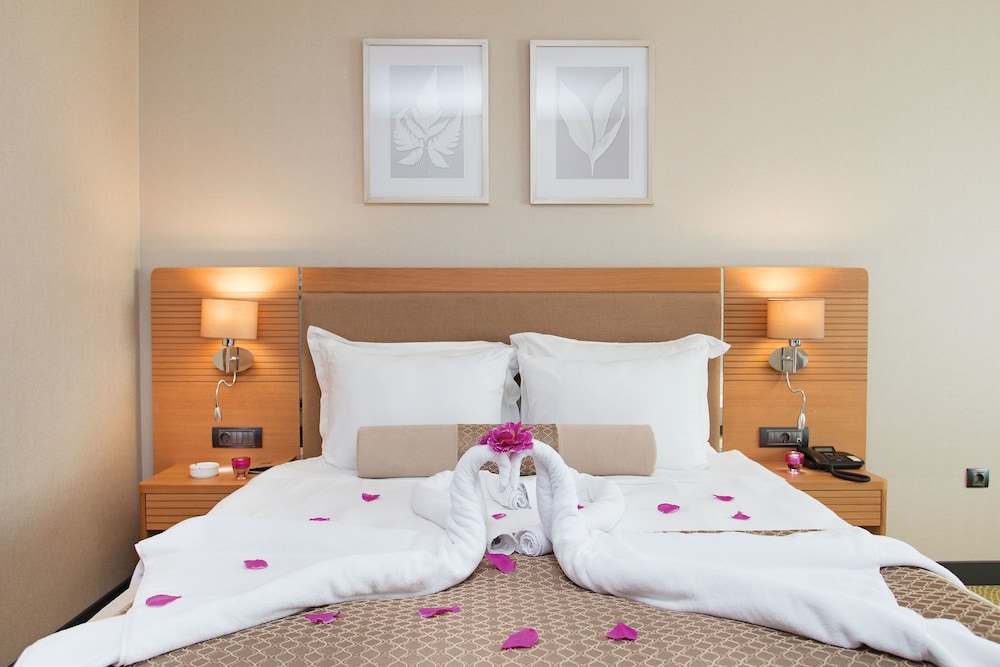 Mia City Hotel 24/64