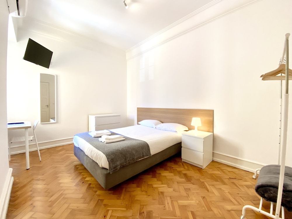 City, 6 Bedrooms, Apartment, 4 Double Beds, Sofa