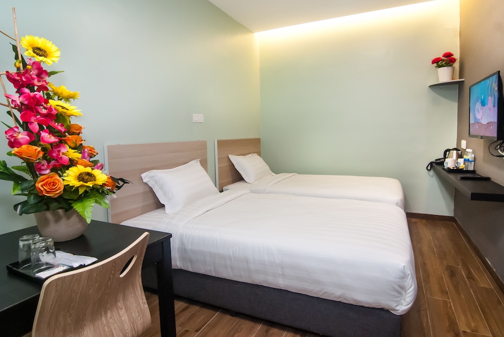 Good 9 Hotel - Bukit Dahlia 16/24