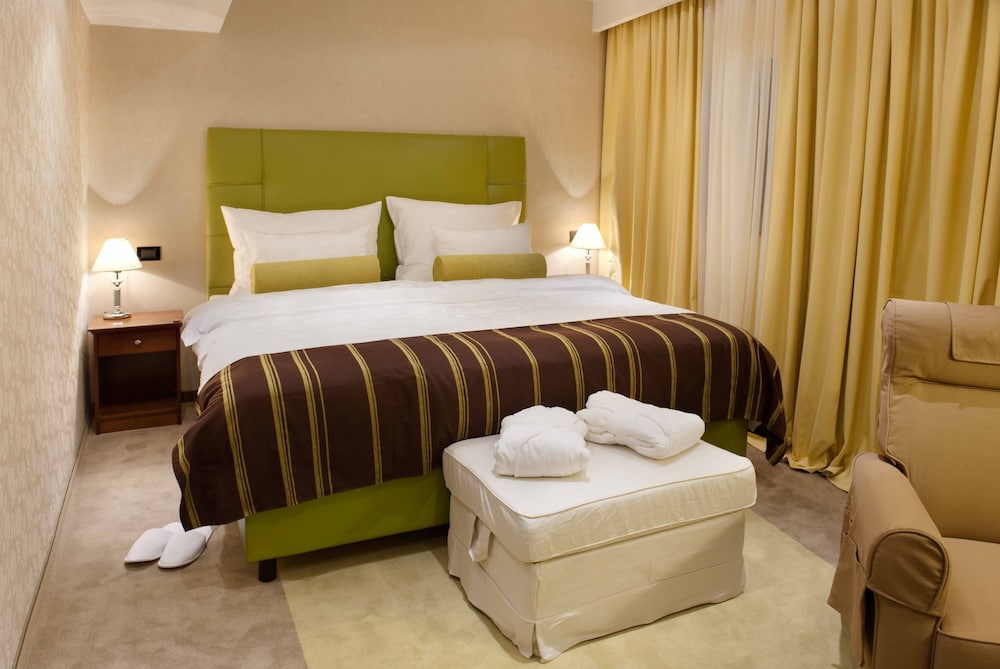 Hotel Dubrovnik 30/60