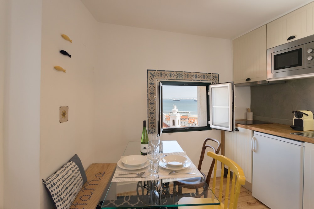 Alfama Loft By Lu Holidays 11/20