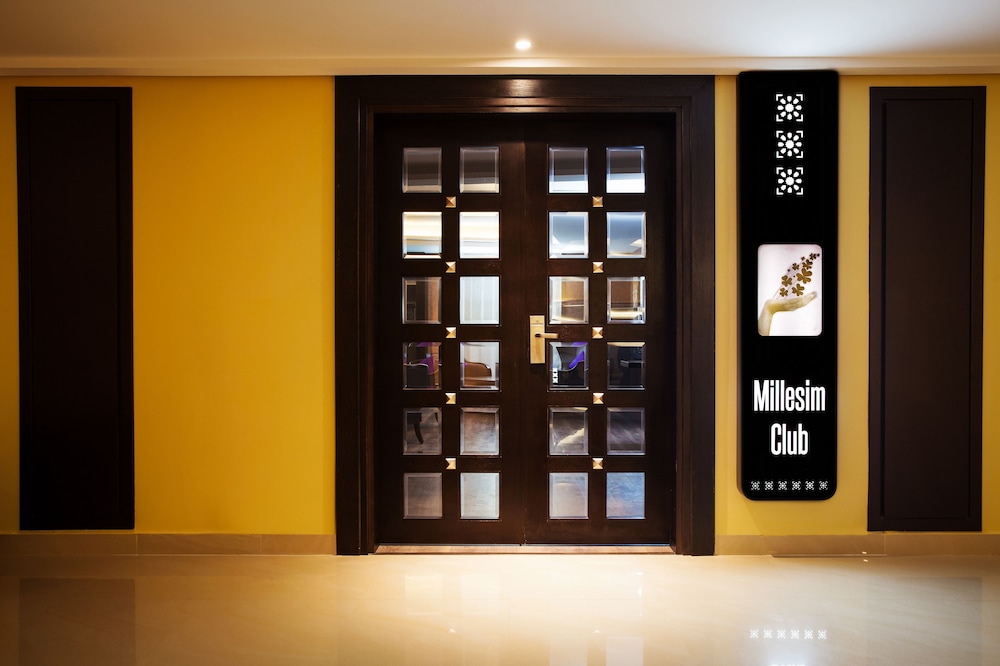 Sky Casa Airport Casablanca photo2