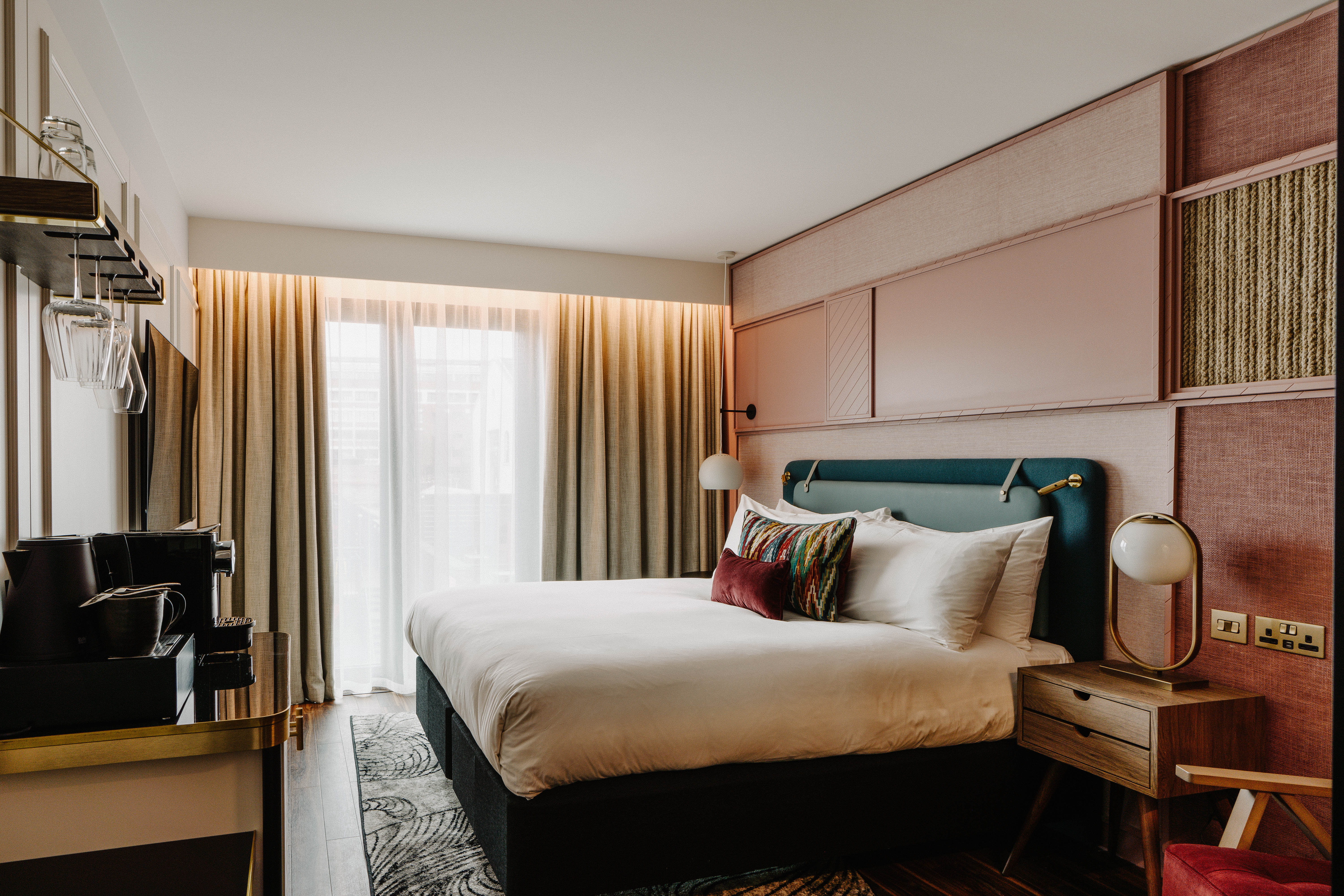 Deluxe, Double Bed