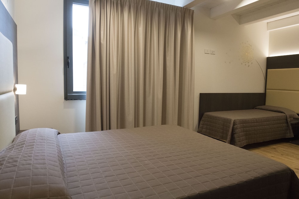 Albergo Ristorante Pizzeria Tonino 12/50