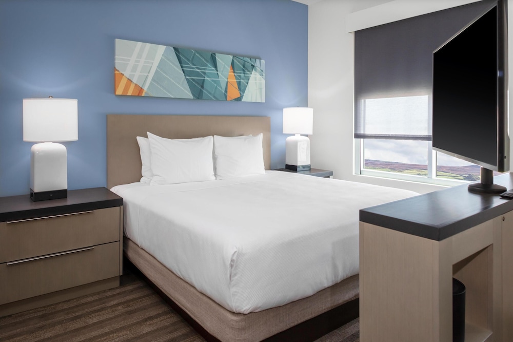 Hyatt House The Woodlands-Shenandoah 12/47