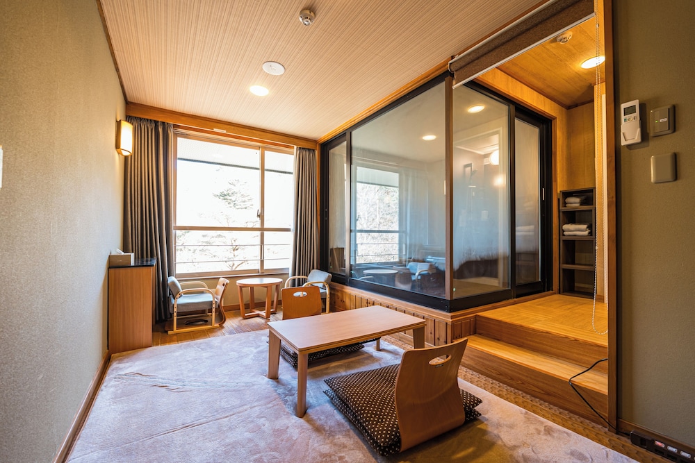 Nikko Garden Hotel 40/50