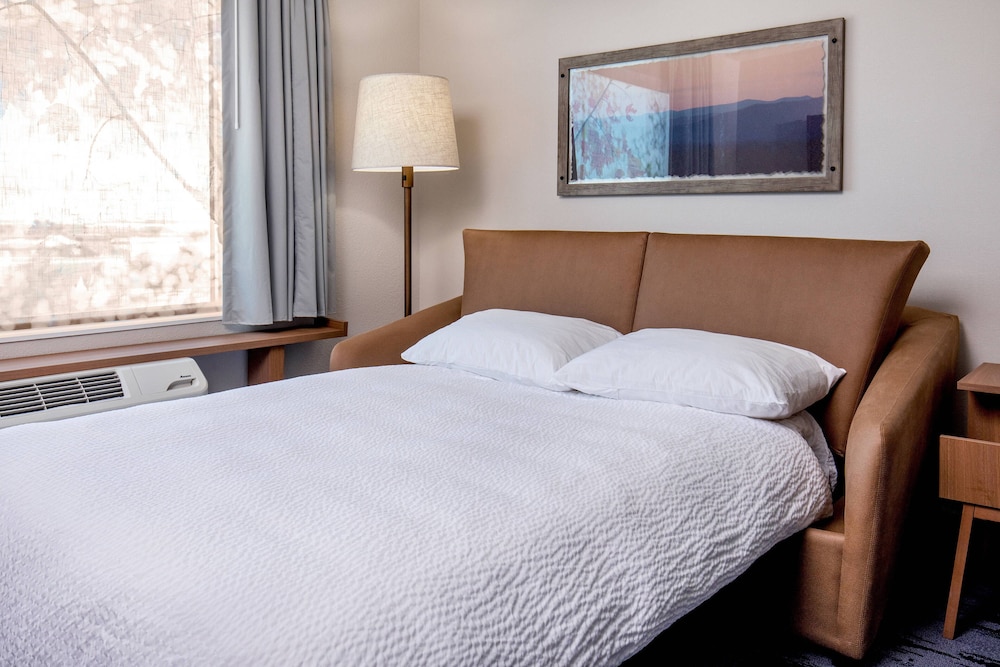 Fairfield Inn & Suites By Marriott Mcpherson 8/33