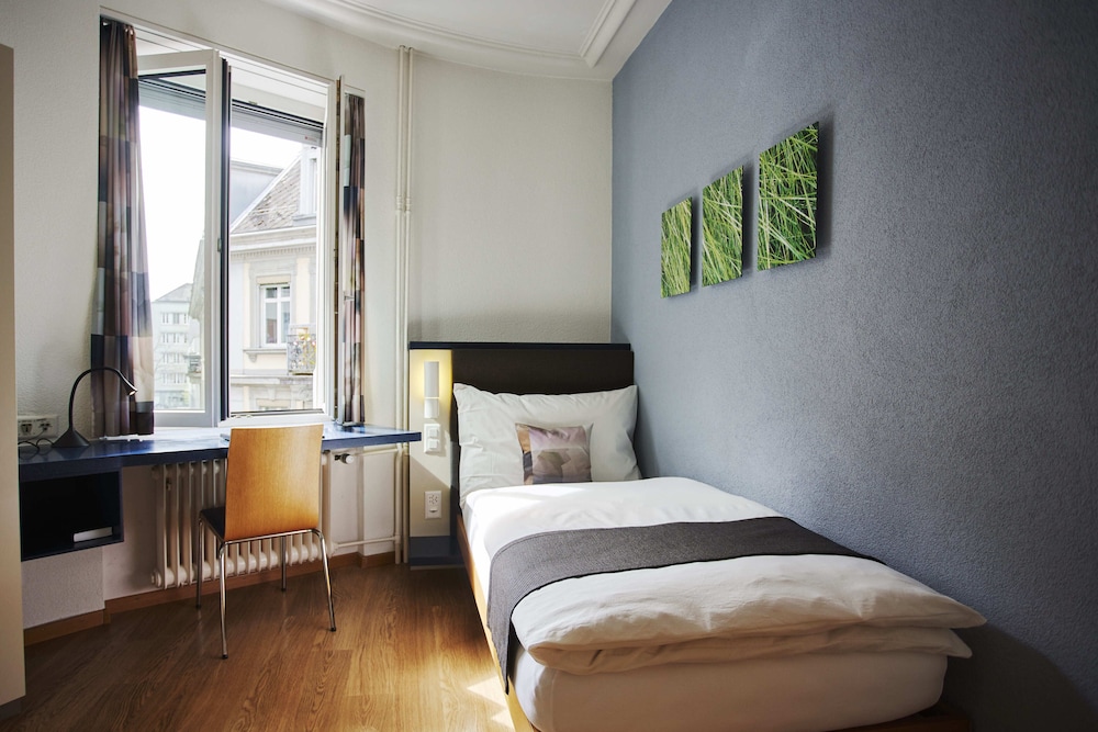 Bristol Hotel Zurich 16/50