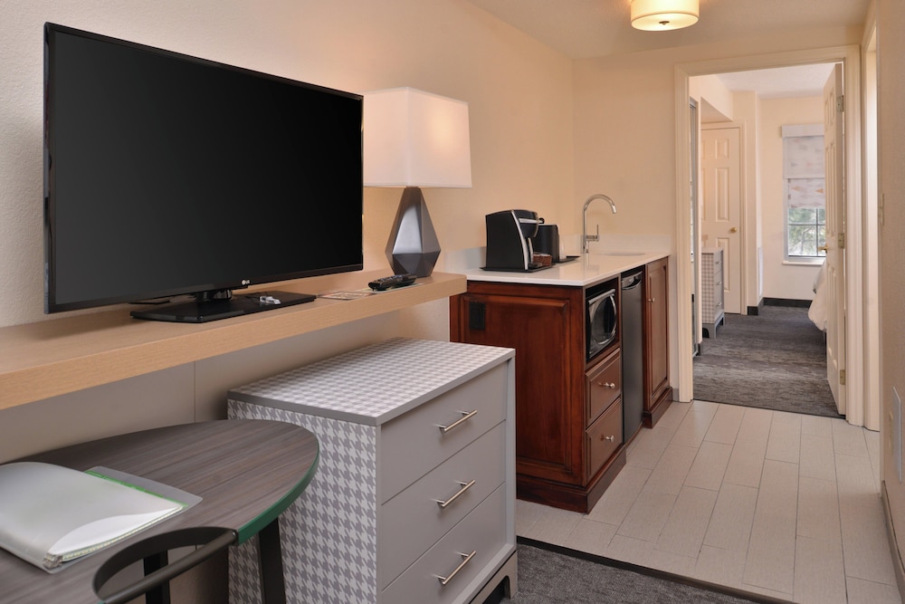 Holiday Inn Hotel And Suites Raleigh Cary I 40 Walnut St 65/68