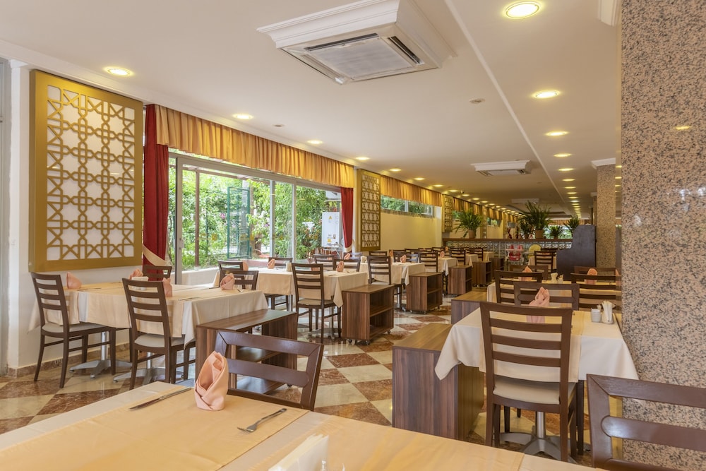 restaurant cafeteria