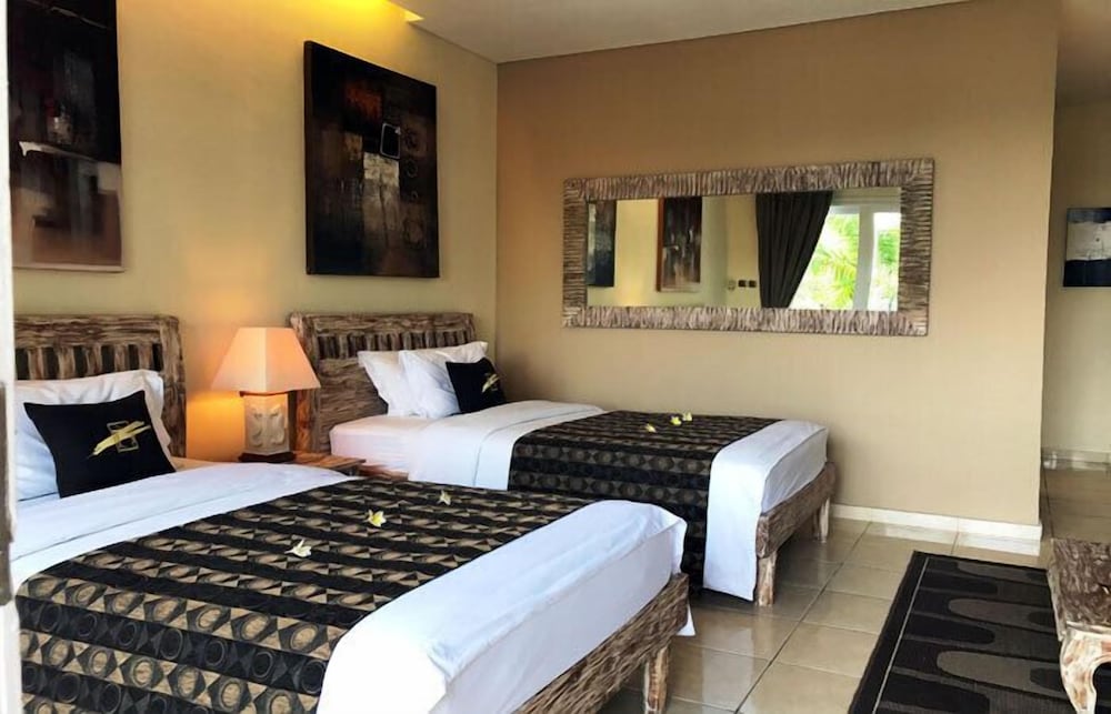 TAUCH TERMINAL RESORT TULAMBEN 17/69