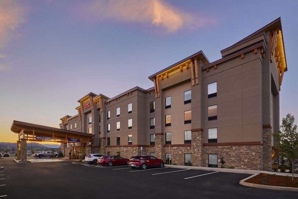 Hampton Inn and Suites Roseburg