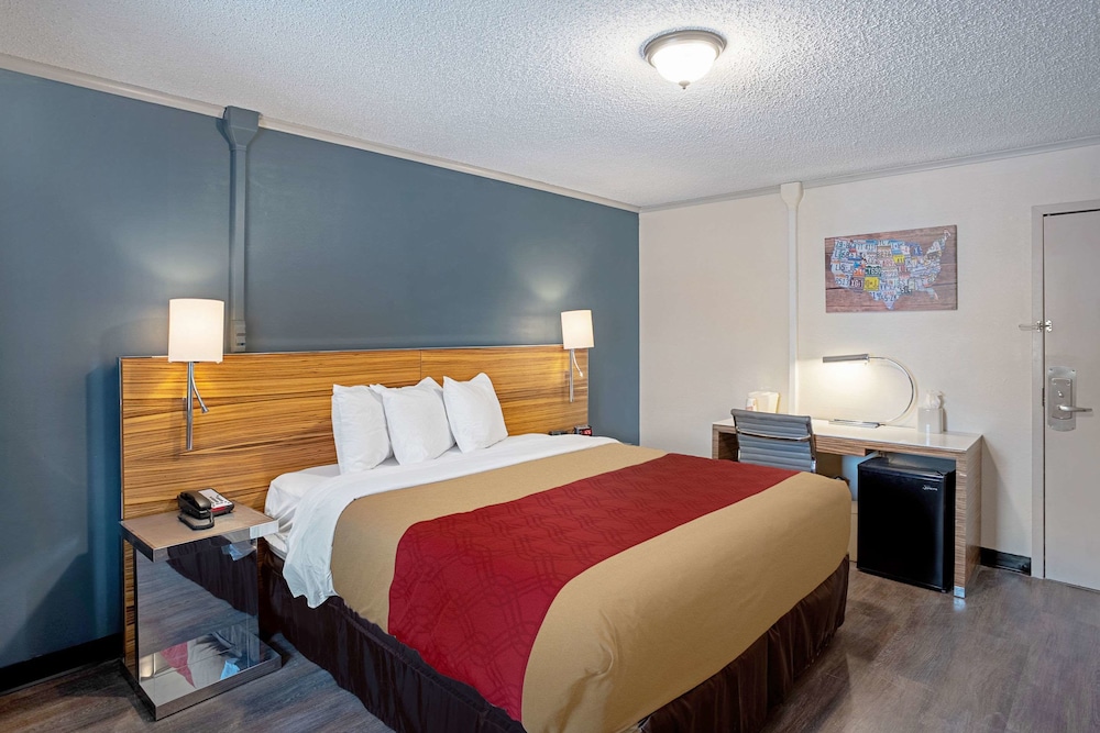 Quality Inn Frontier at US Hwy 30 10/34