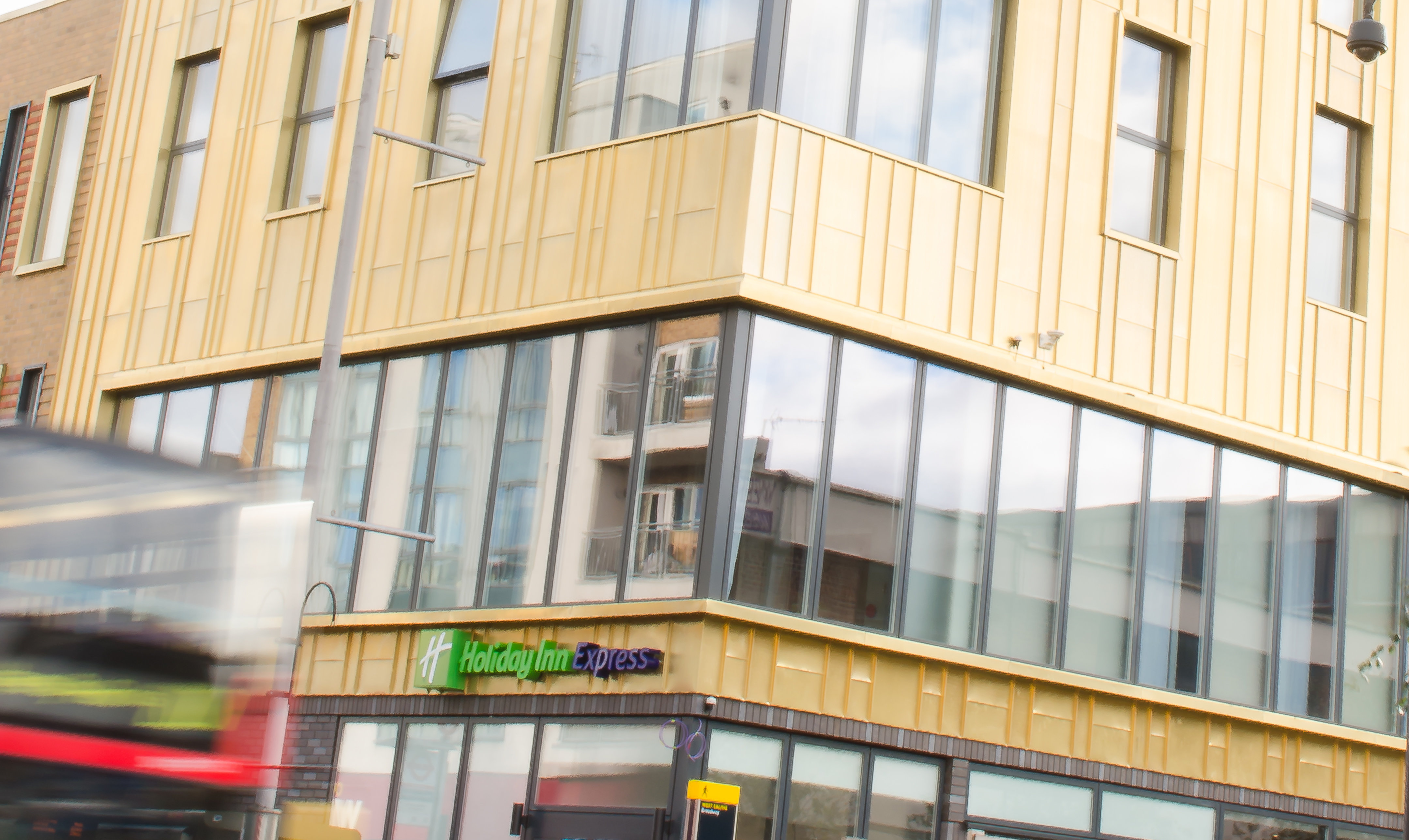 Holiday Inn Express London Ealing 4/34
