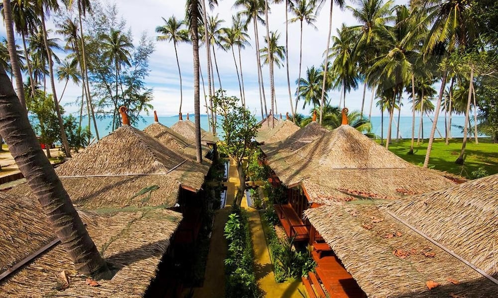 Lipa Bay Resort 52/55