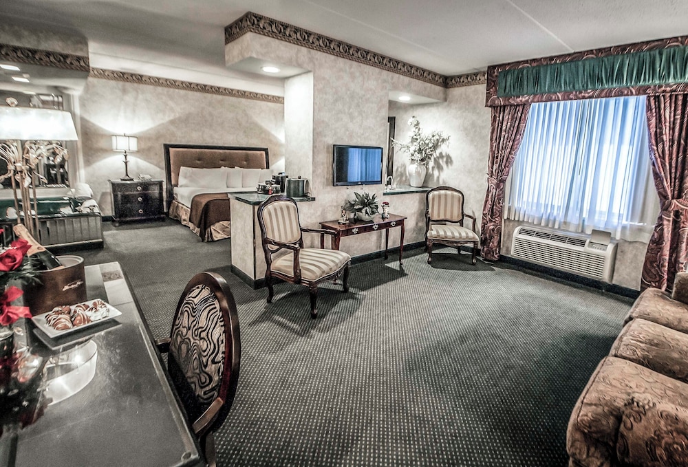 Emperor, Mini, Suite, King Bed