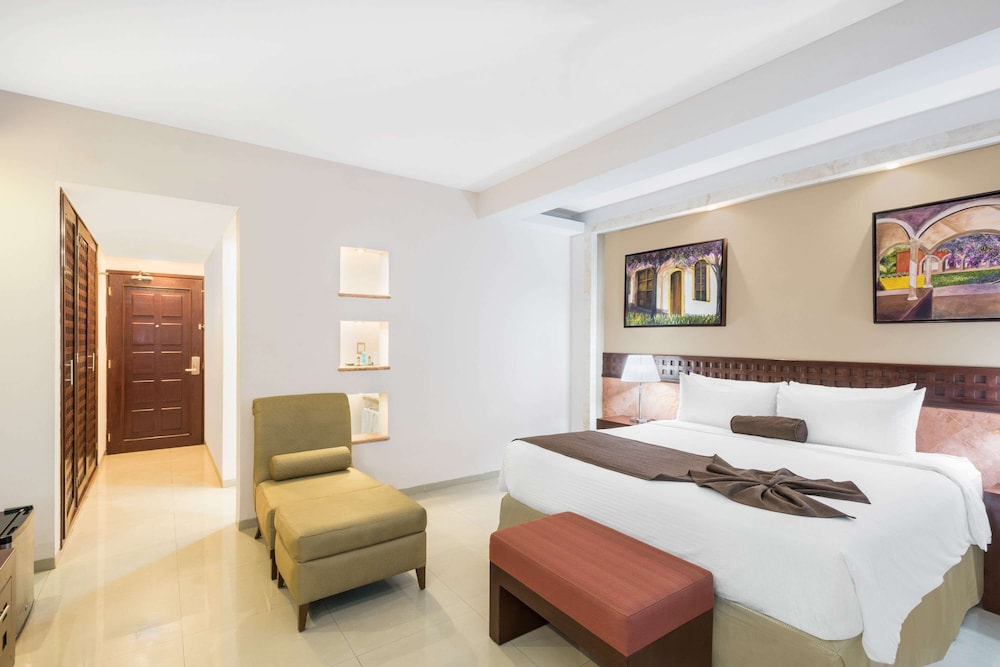 WYNDHAM MERIDA 11/58